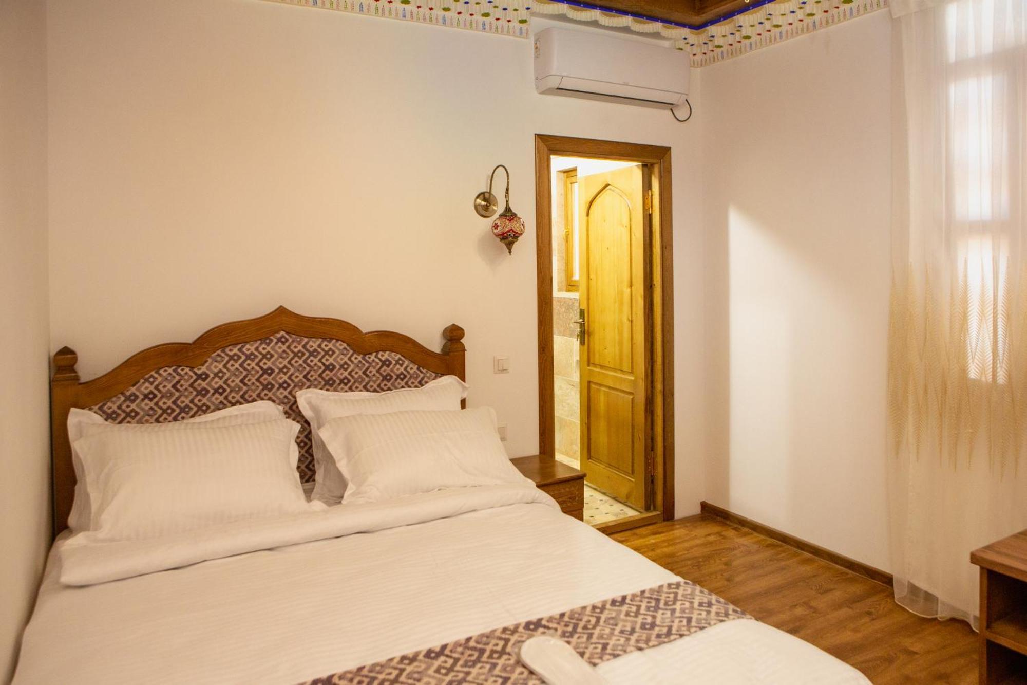 Istat Boutique Hotel ブハラ エクステリア 写真