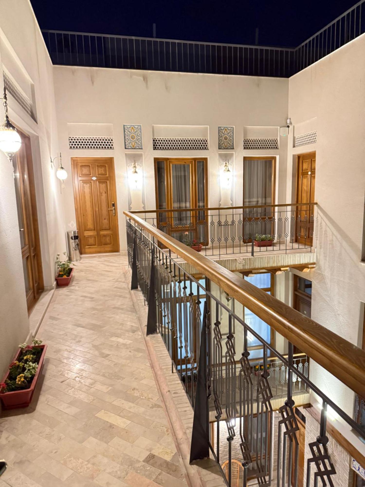 Istat Boutique Hotel ブハラ エクステリア 写真